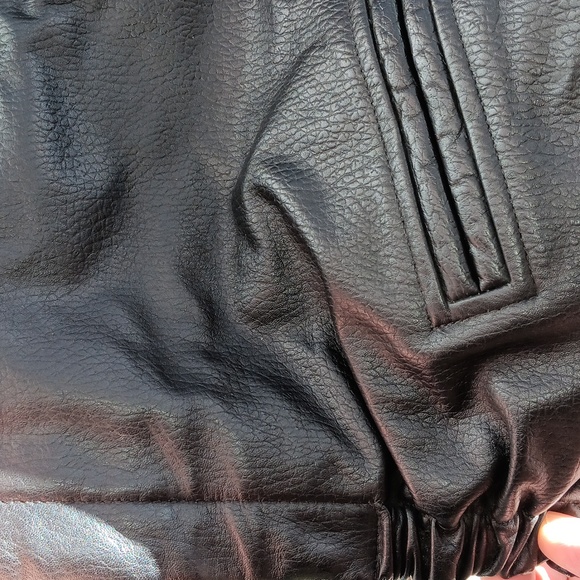 GENUINE BLACK LEATHER MEN'S LARGE LINED BIKER JACKET WITH INSIDE POCKET - Picture 15 of 17